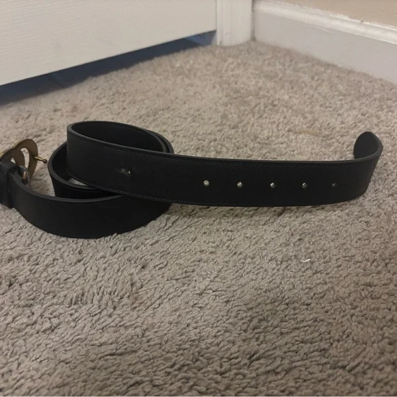 Black Belt with Gold Buckle Gucci - Picture 2 of 2